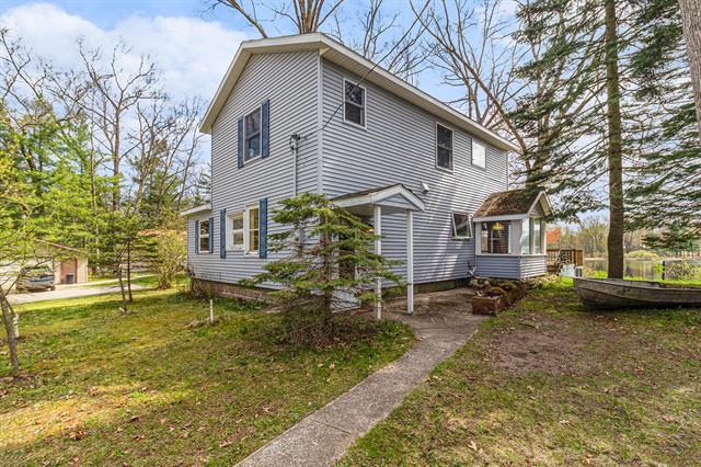 front view picture of 148 N Jack Pine Road, Fountain, MI. 49410