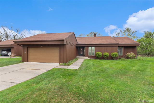 front view picture of 625 Applegate Lane, Grand Blanc, MI. 48439