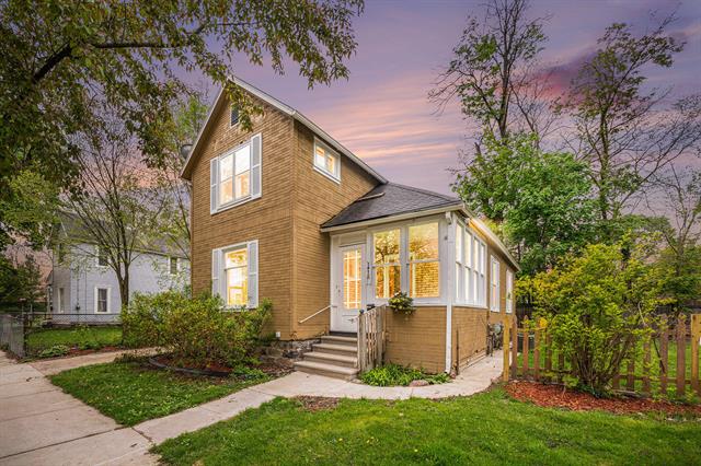 front view picture of 1416 Oak Street, Kalamazoo, MI. 49008