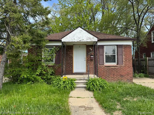 front view picture of 10710 Curtis Street, Detroit, MI. 48221