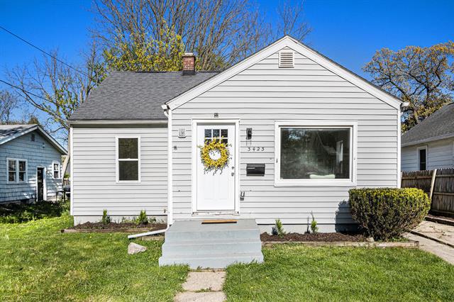 front view picture of 3423 Adams Street, Kalamazoo, MI. 49008