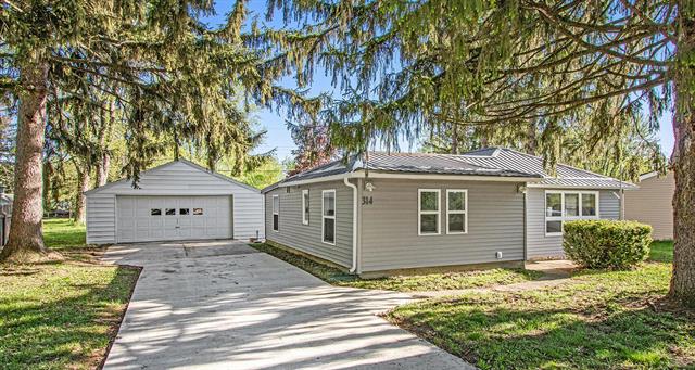 front view picture of 314 Riverside Drive, Watervliet, MI. 49098
