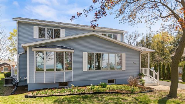 front view picture of 2501 Old Lake Shore Road, Saint Joseph, MI. 49085