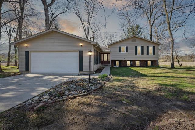 front view picture of 111 Blenheim Drive, Spring Arbor, MI. 49283