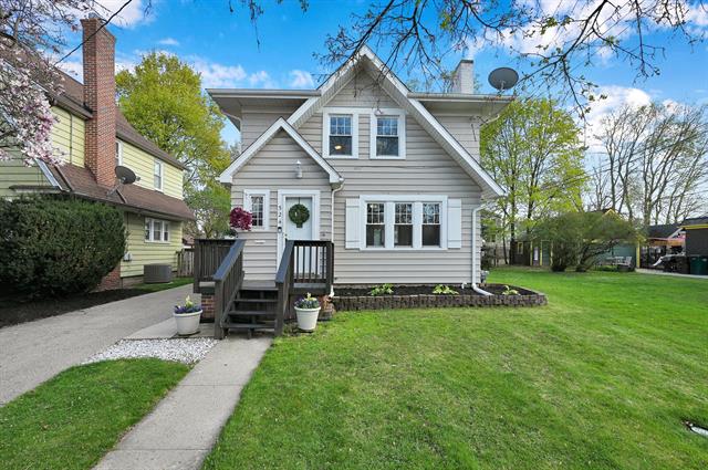 front view picture of 524 Edison Avenue, Lansing, MI. 48910