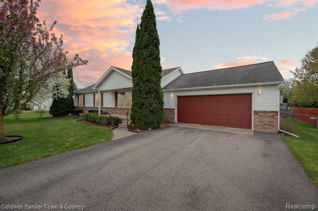 front view picture of 9361 Summerland Drive, Whitmore Lake, MI. 48189