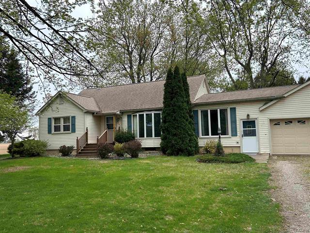 front view picture of 2381 S Wellsville Road, Blissfield, MI. 49228
