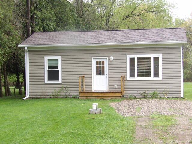 front view picture of 165 Ellis Road, Battle Creek, MI. 49037