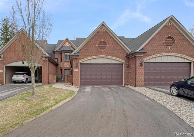 front view picture of 3667 Bay Harbor Drive, Brighton, MI. 48114