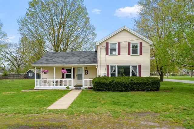 front view picture of 24224 Third Avenue, Mattawan, MI. 49071