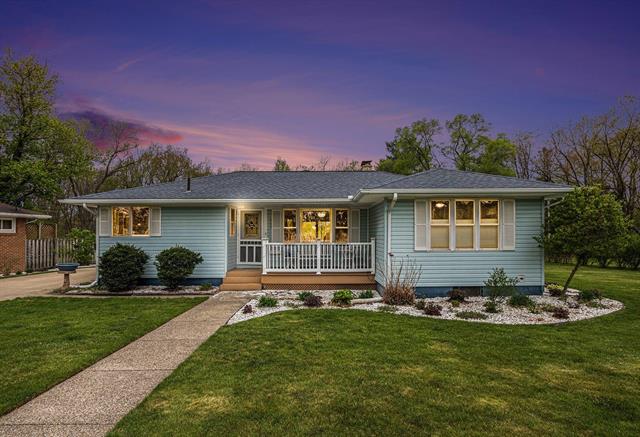 front view picture of 409 Louise Avenue, Dowagiac, MI. 49047