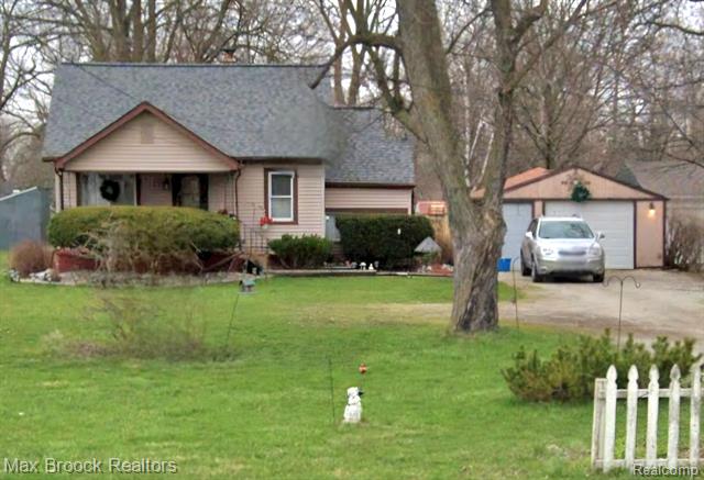 front view picture of 6089 Lapeer Road, Burton, MI. 48509