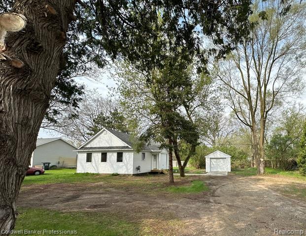 front view picture of 1052 Angle Road, Lapeer, MI. 48446