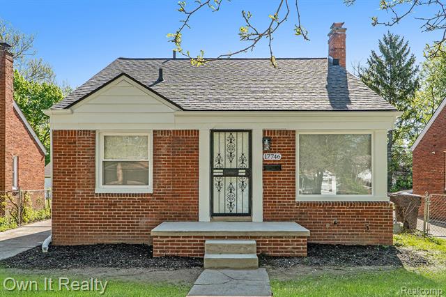 front view picture of 17746 Lenore, Detroit, MI. 48219
