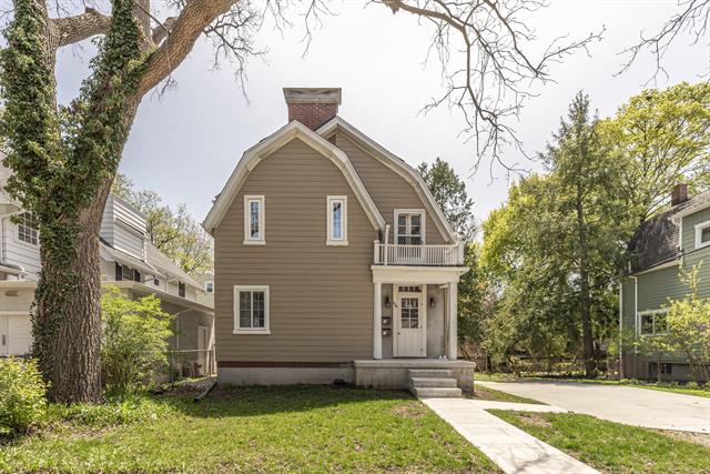 front view picture of 1324 Wells Street, Ann Arbor, MI. 48104