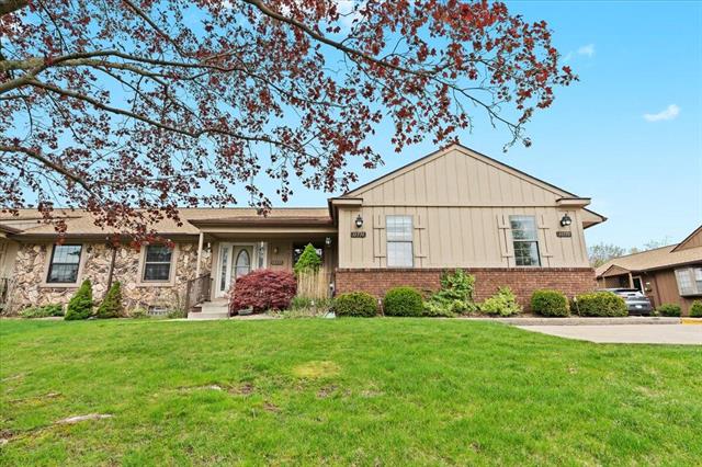 front view picture of 11771 Shenandoah Drive, South Lyon, MI. 48178