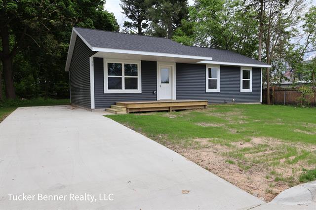 front view picture of 28 Fremont Avenue, Fremont, MI. 49412