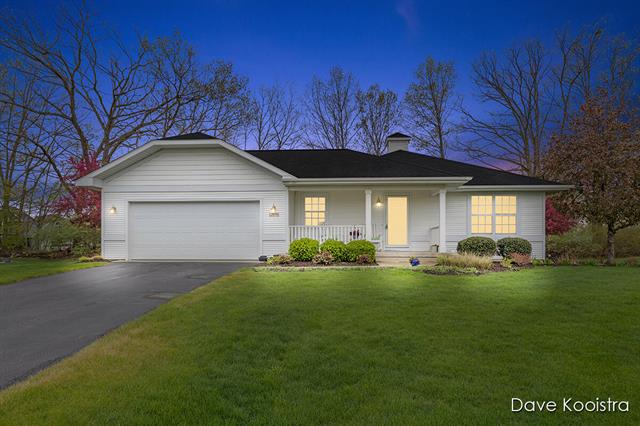 front view picture of 12891 Park Drive, Wayland, MI. 49348