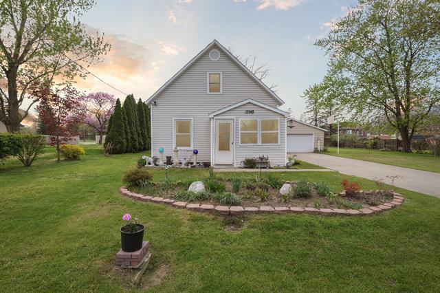 front view picture of 12948 Peck Avenue, Sawyer, MI. 49125