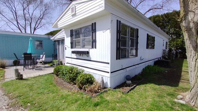front view picture of 5767 Main Street, Lexington, MI. 48450
