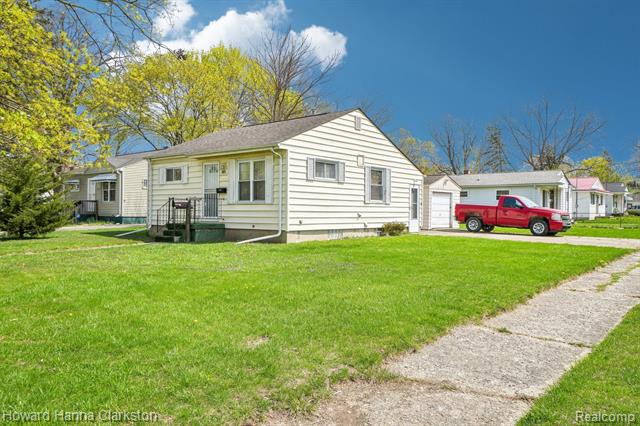 front view picture of 967 Darling Street, Flint, MI. 48532