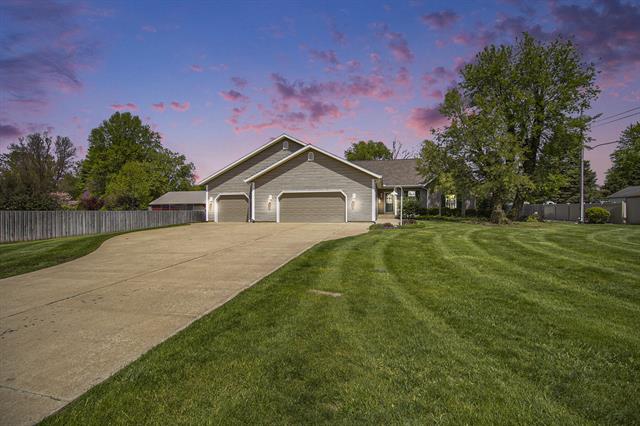 front view picture of 575 Invicta Drive, Niles, MI. 49120