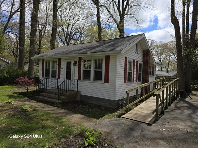 front view picture of 6868 Seminole Drive, Coloma, MI. 49038