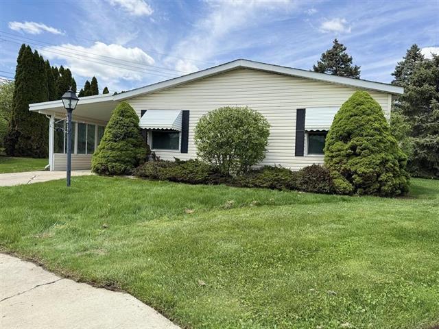 front view picture of 17 Quail Street, Rochester, MI. 48309