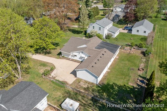 front view picture of 5150 Wakefield Avenue Ne, Comstock Park, MI. 49321