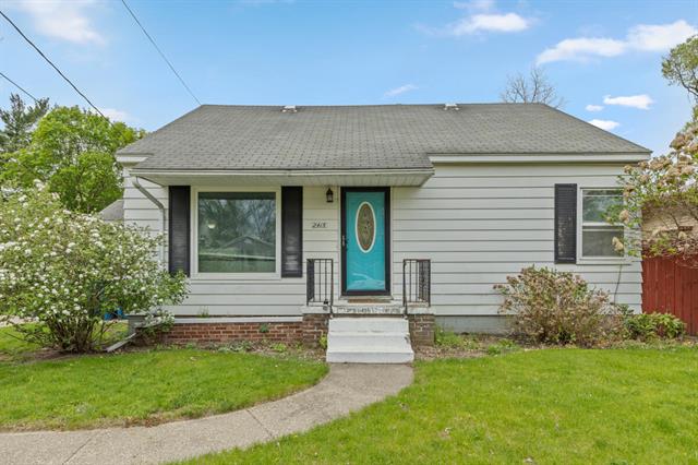 front view picture of 2415 Taft Avenue Sw, Wyoming, MI. 49519