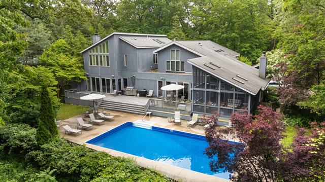 front view picture of 50102 Alpine Boulevard, New Buffalo, MI. 49117