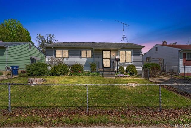 front view picture of 6626 Elmridge Drive, Flint, MI. 48505