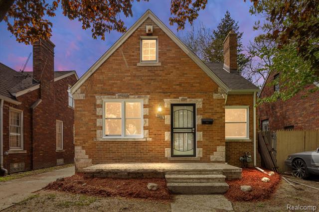 front view picture of 17221 Bradford Street, Detroit, MI. 48205