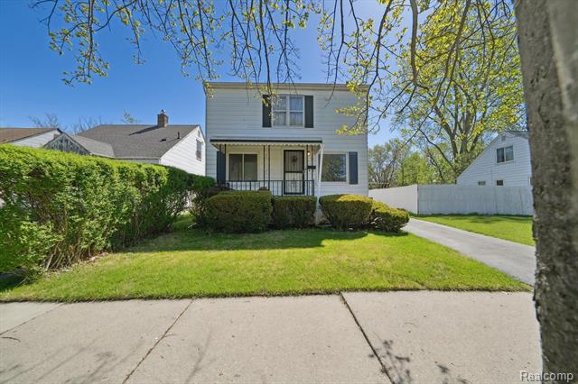 front view picture of 8282 Plainview Avenue, Detroit, MI. 48228