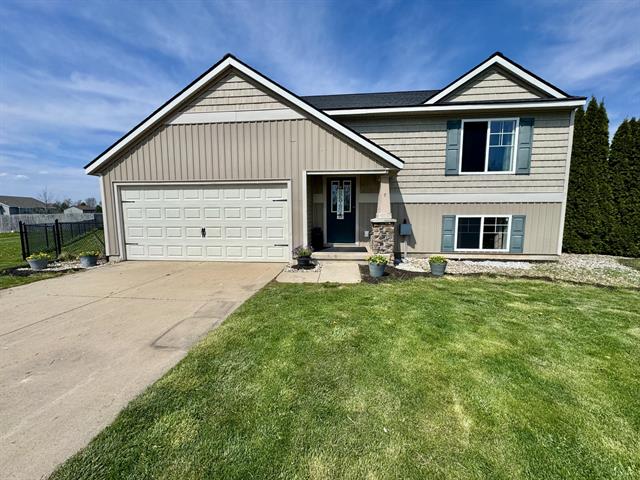 front view picture of 7 Anvil Lane, Caledonia, MI. 49316