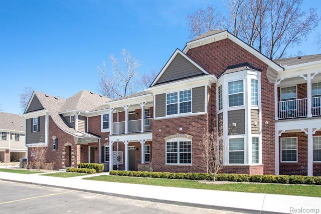 front view picture of 54247 Calusa Drive, Shelby Township, MI. 48316