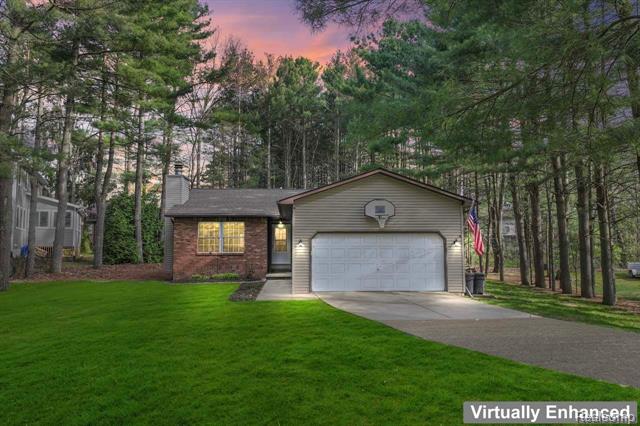 front view picture of 152 Saratoga Trail, Lapeer, MI. 48446