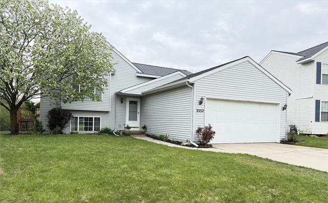 front view picture of 3332 Hampton Downs Drive Se, Grand Rapids, MI. 49512