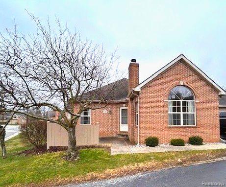 front view picture of 618 Perry Creek Drive, Grand Blanc, MI. 48439