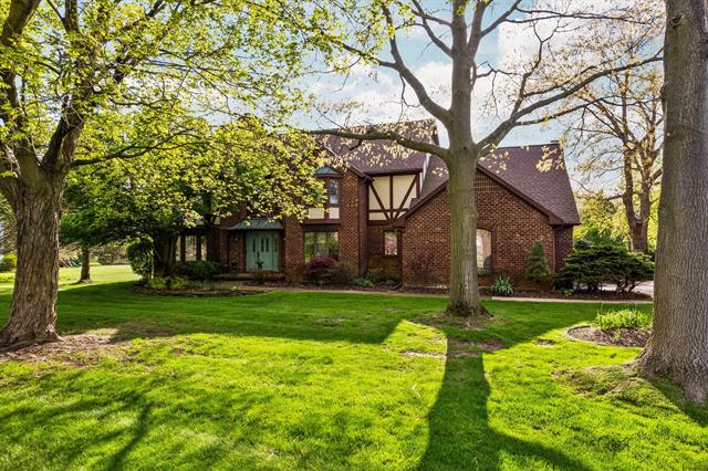 front view picture of 3603 Creekside Drive, Ann Arbor, MI. 48105