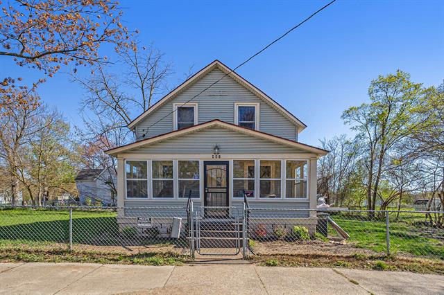 front view picture of 451 E Isabella Avenue, Muskegon, MI. 49442