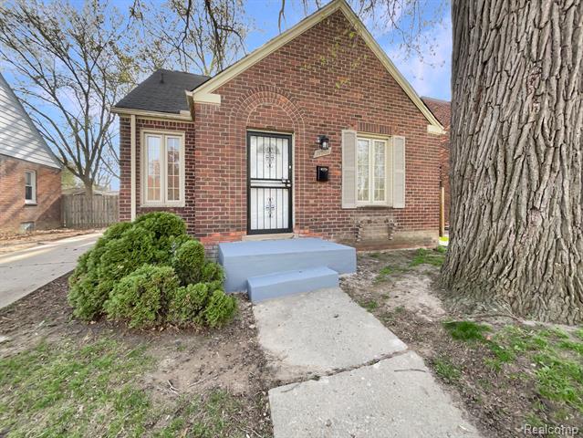 front view picture of 14908 Auburn Street, Detroit, MI. 48223
