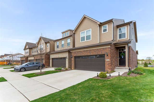 front view picture of 1675 Addison Circle, Walled Lake, MI. 48390