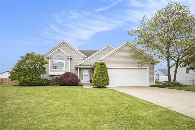 front view picture of 3672 Lenters Drive, Hudsonville, MI. 49426