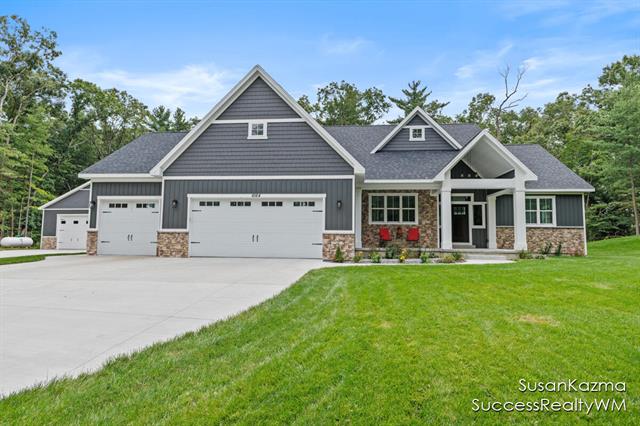front view picture of 6164 English Avenue Ne, Comstock Park, MI. 49321