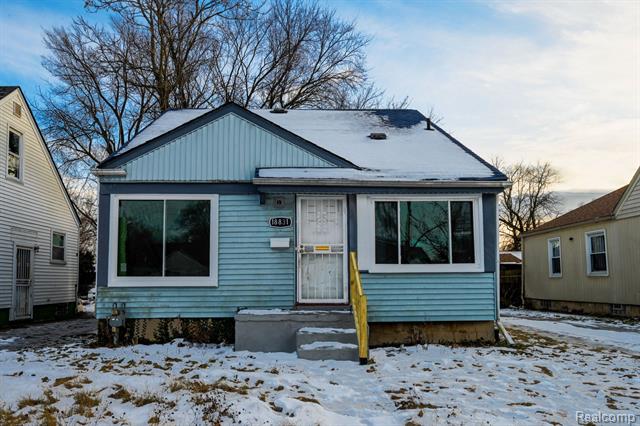 front view picture of 18831 Margareta Street, Detroit, MI. 48219