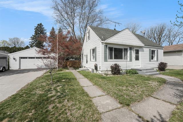 front view picture of 3645 Perry Avenue Sw, Wyoming, MI. 49519