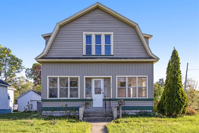 front view picture of 330 6Th Avenue, Three Rivers, MI. 49093