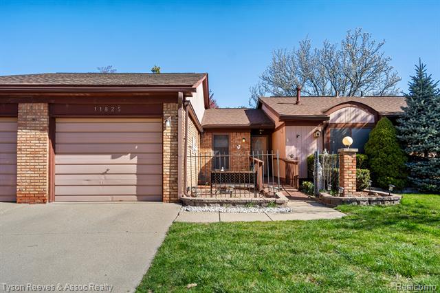 front view picture of 11825 Hawaii Drive, Warren, MI. 48093