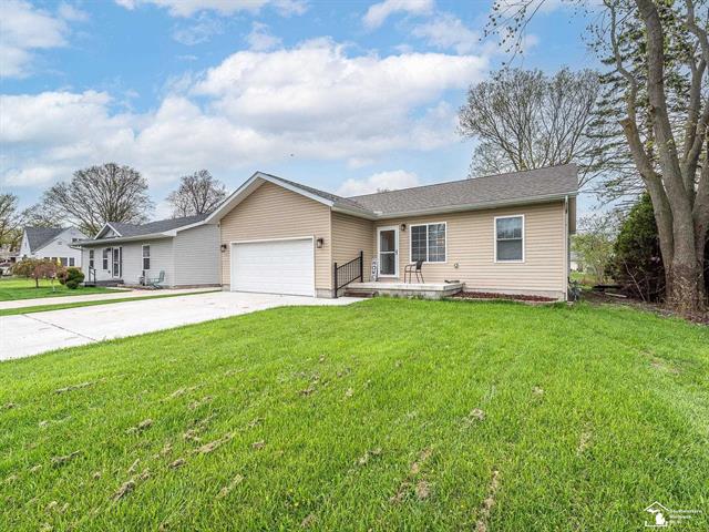 front view picture of 3271 Seminole Trail, Monroe, MI. 48162